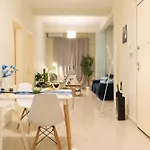 Apartman Quiet But The Kristalli Retreat